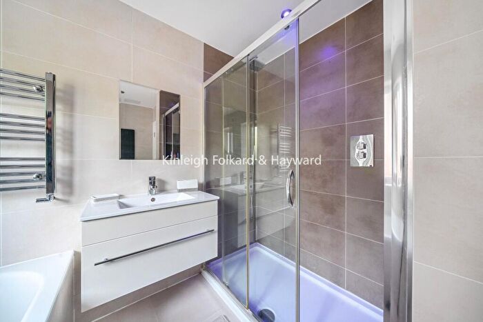 2 Bedroom Flat To Rent In Lubbock Road, Chislehurst, BR7