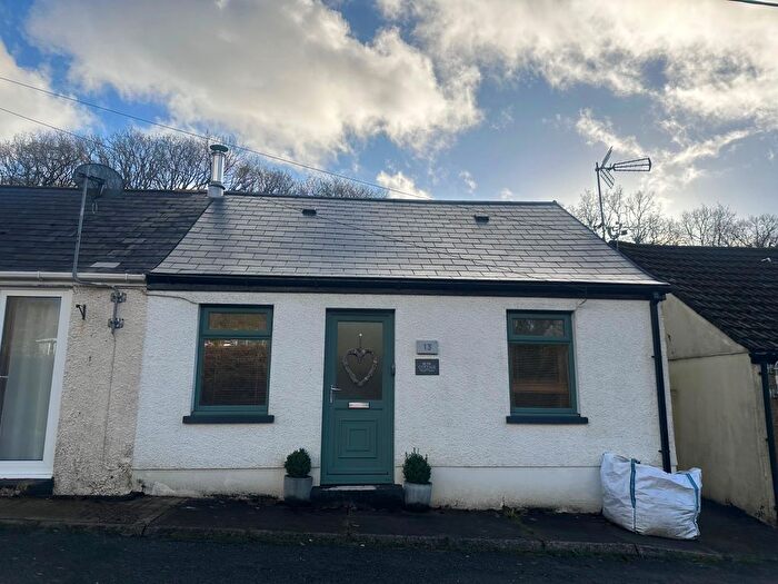 2 Bedroom Cottage To Rent In Brooklands Terrace, Abercrave, Swansea, SA9