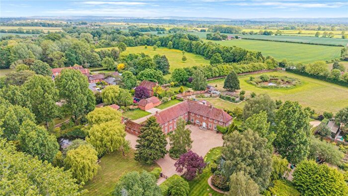 8 Bedroom Equestrian For Sale In Reads Lane, Cublington, Leighton Buzzard, Bedfordshire, LU7