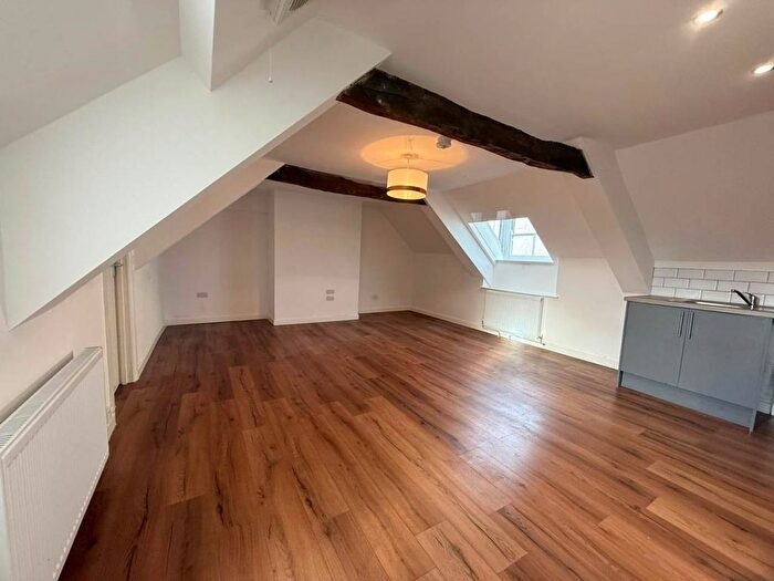 1 Bedroom Maisonette To Rent In King Street, Carmarthen, SA31