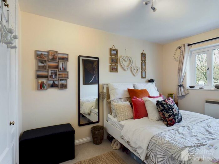 2 Bedroom Flat To Rent In Riverside Court, Harlow, CM20