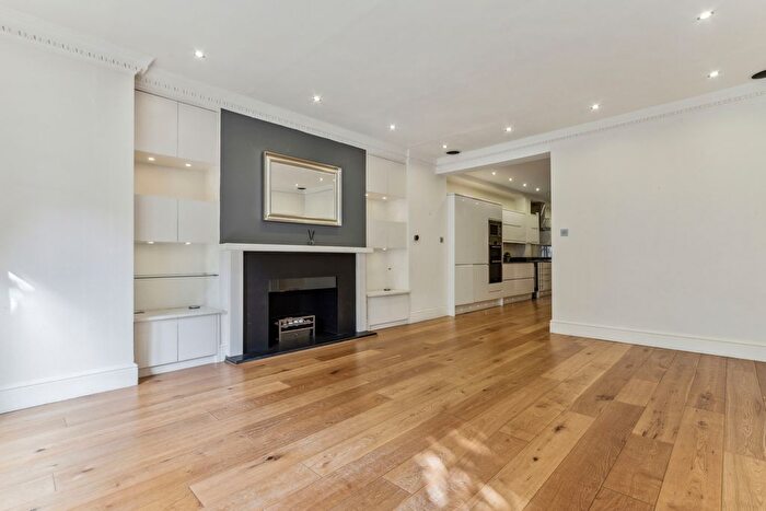 3 Bedroom Maisonette To Rent In Sutherland Avenue, Paddington, W9