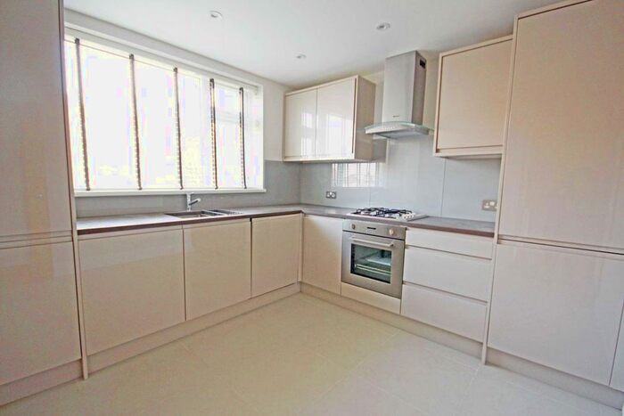 2 Bedroom Flat To Rent In Brunswick Road, London, W5