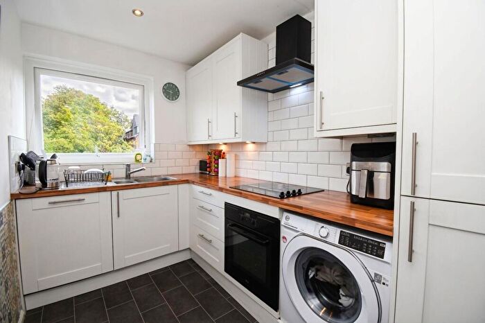 2 Bedroom Flat For Sale In Greenside Court, Eccles, M30