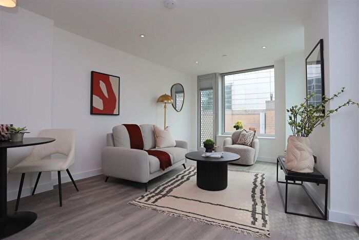 3 Bedroom Flat For Sale In Great Ducie Street, M3