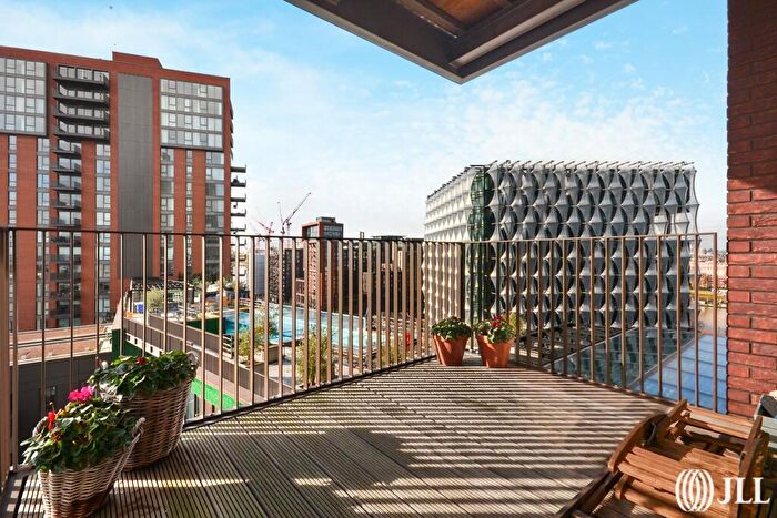 1 Bedroom Apartment To Rent In Viaduct Gardens London, SW11