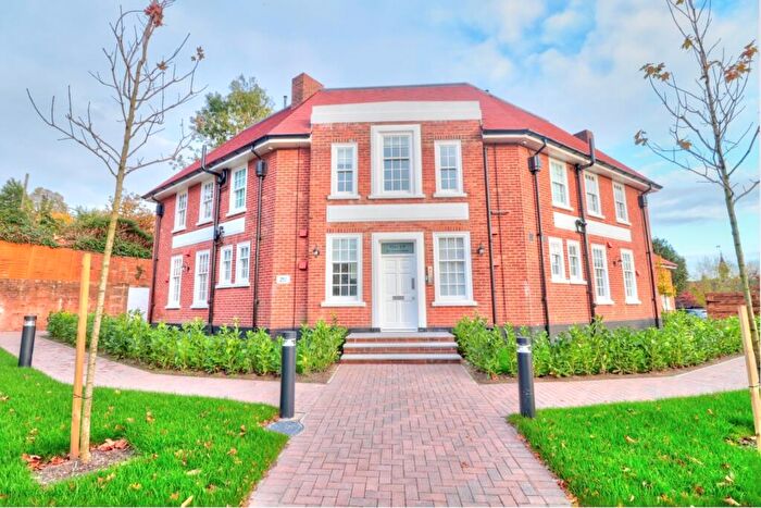 1 Bedroom Apartment To Rent In London Road, High Wycombe, Buckinghamshire, HP11