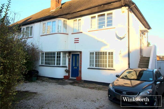 2 Bedroom Maisonette To Rent In Eldon Avenue, Borehamwood, Hertfordshire, WD6