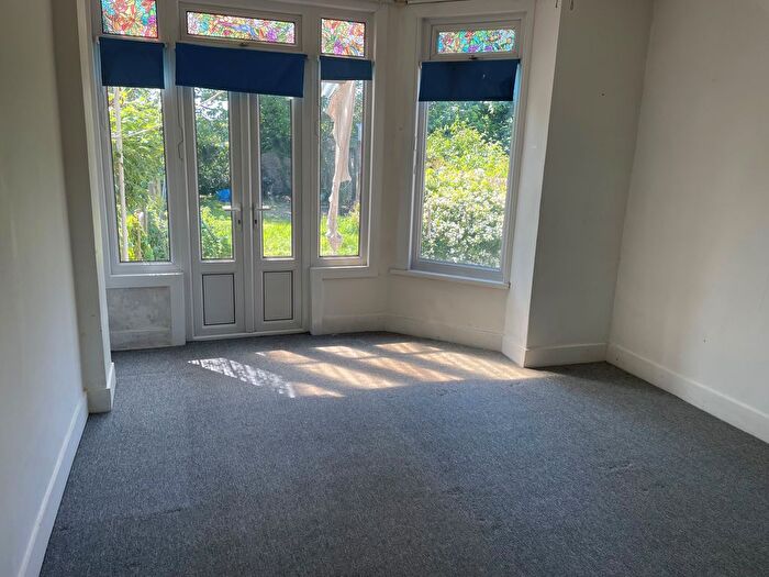 2 Bedroom Flat To Rent In Boscombe Rod, Southend On Sea, SS2