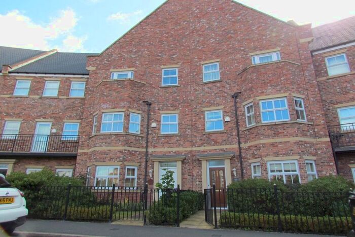 5 Bedroom Terraced House To Rent In Featherstone Grove, Newcastle Upon Tyne NE3