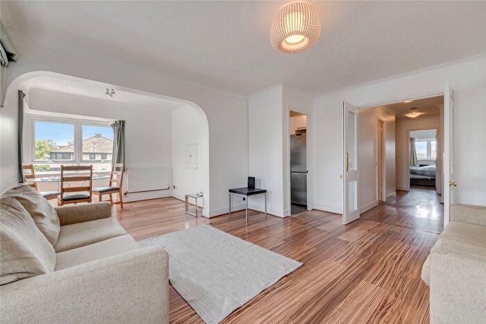 2 Bedroom Flat To Rent In Whiteadder Way, Millwall, E14