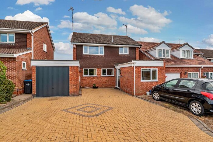 4 Bedroom Detached House For Sale In Bow Fell, Rugby, CV21