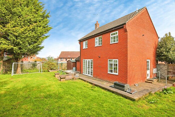 3 Bedroom Detached House For Sale In Honeysuckle Close, Haverhill, CB9