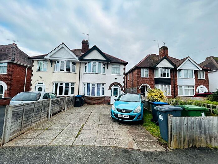 5 Bedroom Semi-Detached House To Rent In The Close, Leamington Spa, CV31
