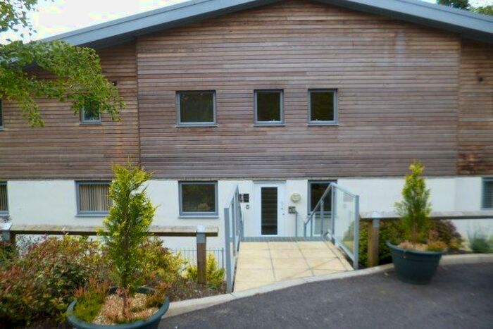 2 Bedroom Flat To Rent In Woodland View, St. Austell, PL26