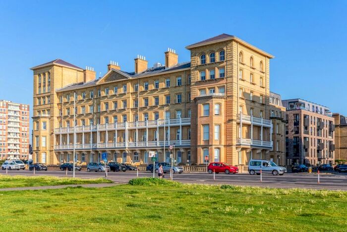 2 Bedroom Apartment To Rent In Queens Gardens Hove, BN3
