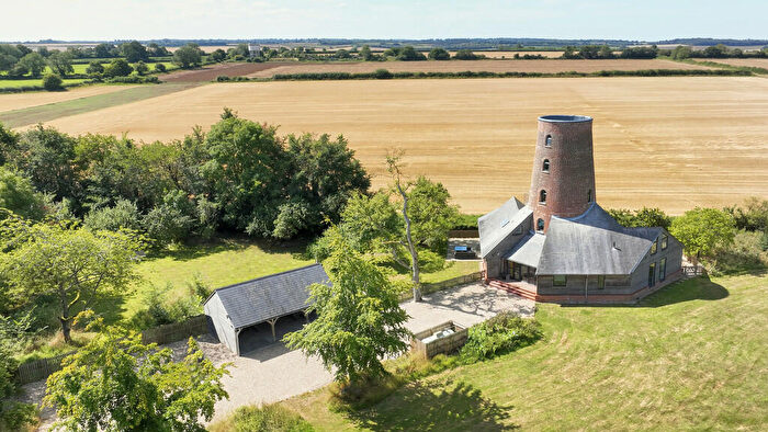 5 Bedroom Detached House For Sale In Gazeley, Suffolk, CB8