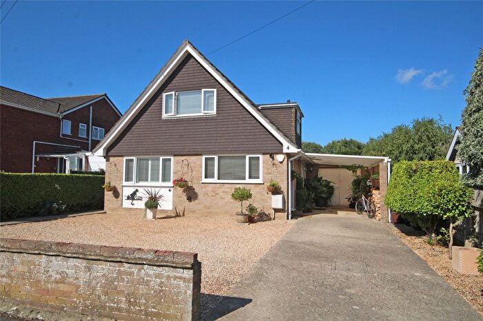 3 Bedroom Detached House For Sale In Woodlands Road, Barton On Sea, New Milton, Hampshire, BH25