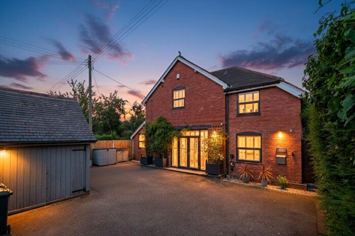 4 Bedroom Detached House For Sale In Birmingham Road, Marlbrook, B61