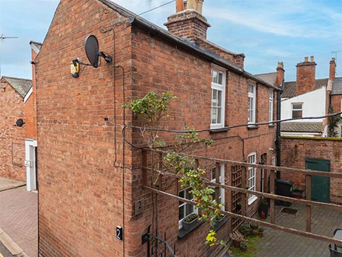 2 Bedroom Detached House For Sale In Lansdowne Road, Leamington Spa, CV32