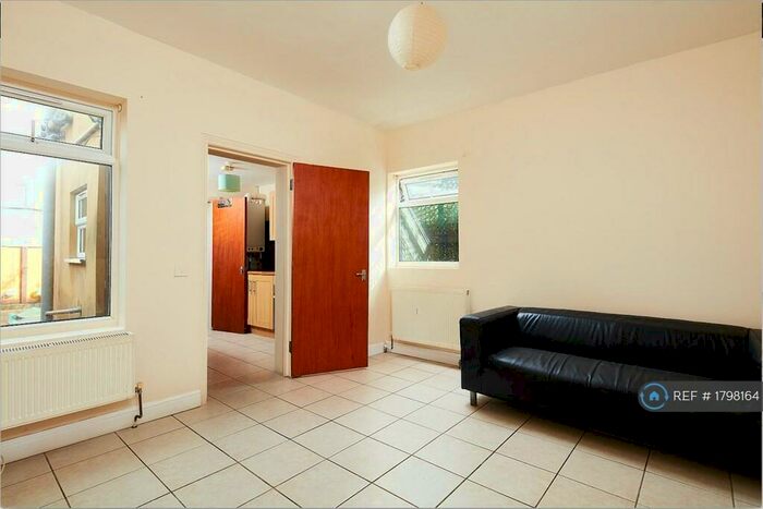 Studio To Rent In Higham Hill Road, London, E17