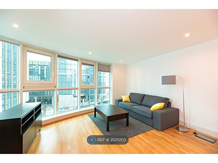 2 Bedroom Flat To Rent In Kestrel House In St George Wharf, London, SW8