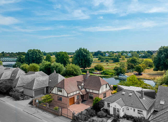 3 Bedroom Detached House For Sale In Fen Road, Cambridge, CB4