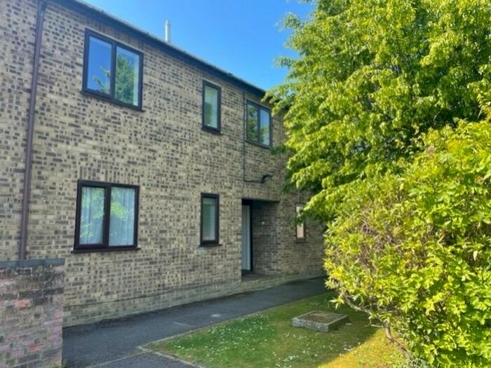 1 Bedroom Flat To Rent In Dovecourt, Carterton, Oxfordshire, OX18