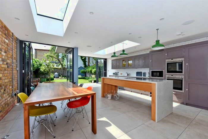 5 Bedroom Semi-Detached House To Rent In St. Marks Road, Windsor, Berkshire, SL4