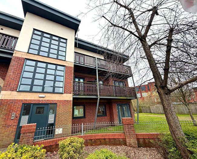 2 Bedroom Property To Rent In Canalside, Radcliffe, M26
