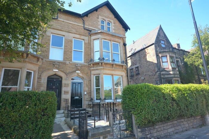 2 Bedroom Flat To Rent In East Parade, Harrogate, North Yorkshire, HG1