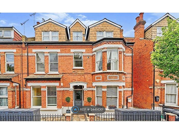 1 Bedroom Flat To Rent In Brunswick Road, Kingston Upon Thames, KT2