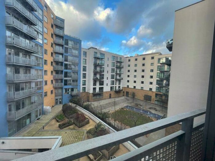 1 Bedroom Flat To Rent In Deals Gateway, SE8