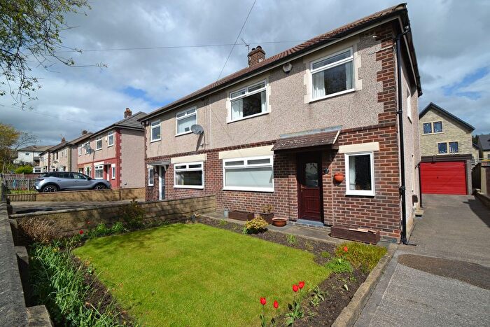 3 Bedroom Semi Detached House For Sale In Kingsway, Wrose, Shipley, BD2