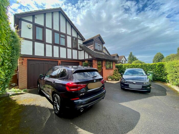 5 Bedroom Detached House To Rent In Denham Lane, Chalfont St Peter, Gerrards Cross, SL9