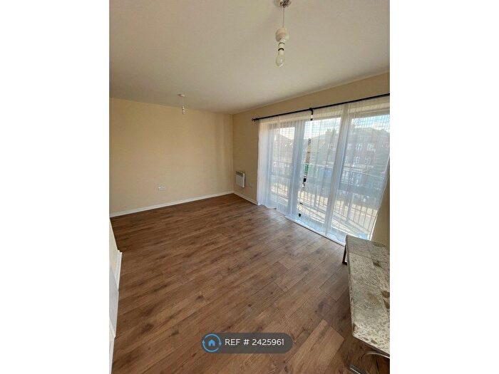 2 Bedroom Flat To Rent In Sunset House, Harrow, HA3