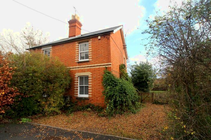 2 Bedroom Semi-Detached House To Rent In The Square, Spencers Wood, Reading, RG7