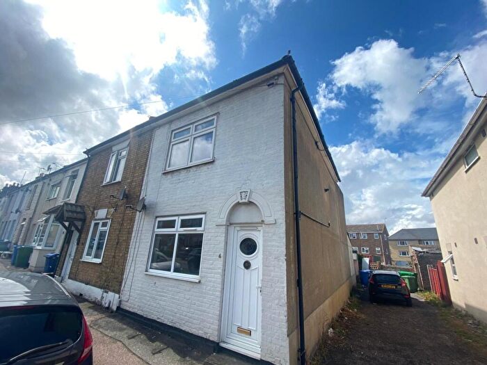 3 Bedroom House To Rent In Charlotte Street, Sittingbourne, ME10