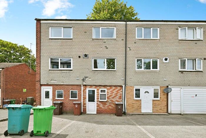 2 Bedroom End Of Terrace House For Sale In Lismore Close, Nottingham, Nottinghamshire, NG7