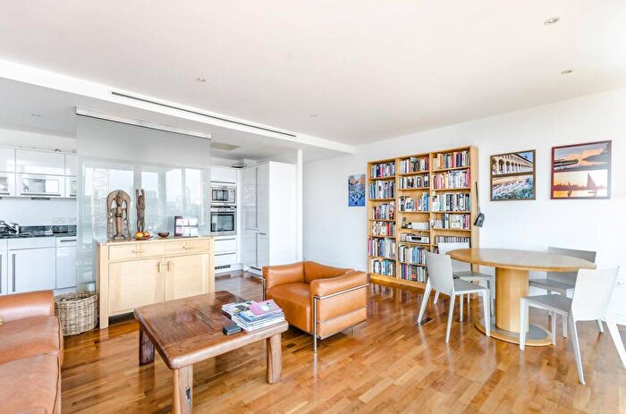 2 Bedroom Flat To Rent In Bermondsey Wall West, Shad Thames, London, SE16