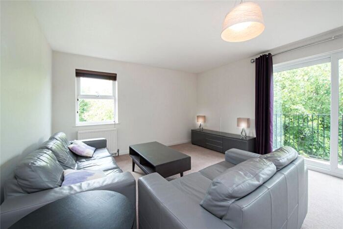 2 Bedroom Flat To Rent In Priory Road, West Hampstead, NW6