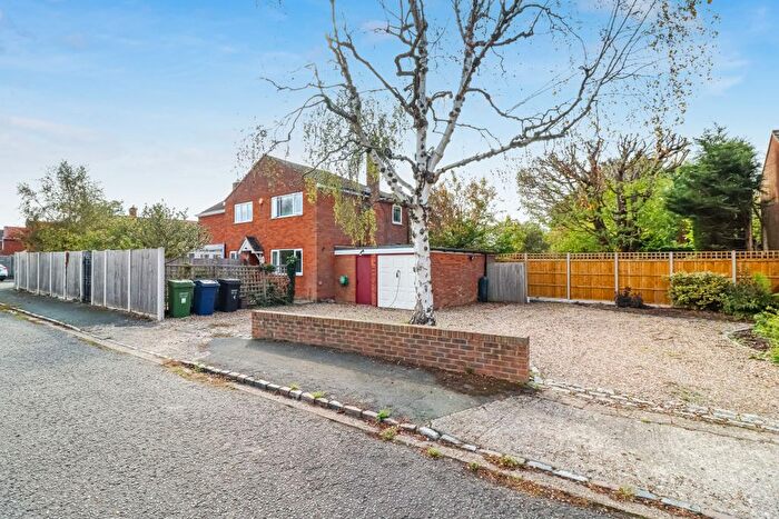4 Bedroom Detached House For Sale In Highlands Lane, Gerrards Cross, SL9