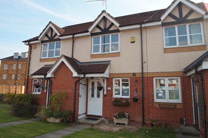 2 Bedroom House To Rent In Hunters Way, Cippenham, SL1