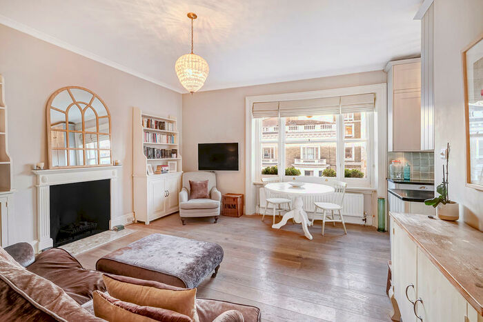 1 Bedroom Apartment To Rent In Redcliffe Gardens, London, SW10