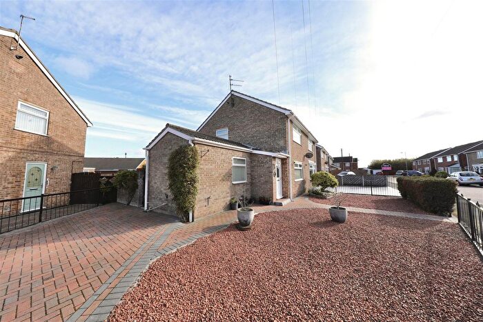 3 Bedroom Semi Detached House For Sale In Green Island, Bilton, Hull, HU11