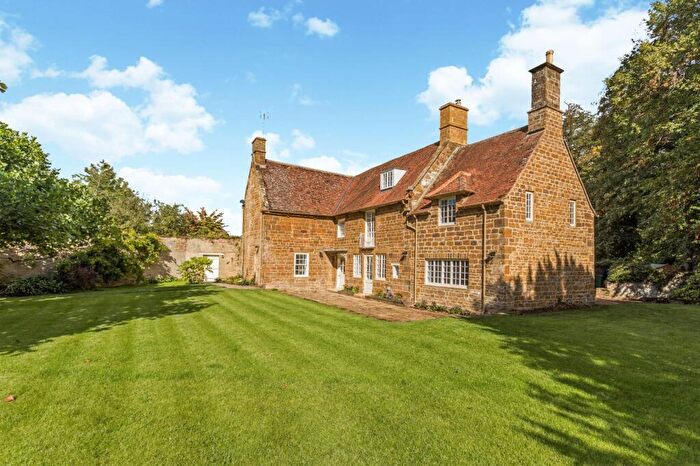 7 Bedroom Detached House To Rent In Edgcote, Banbury, Oxon, OX17