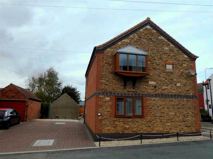 1 Bedroom Flat To Rent In Jonderian Cottages, Cross Tree Lane, Messingham, Scunthorpe, DN17
