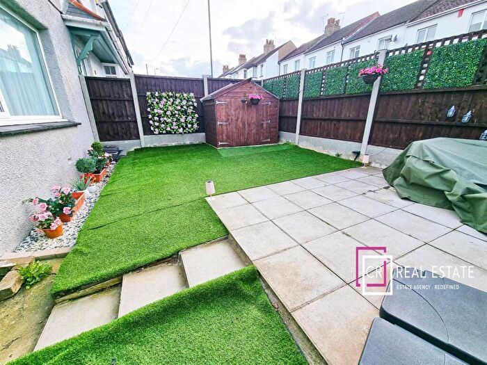 1 Bedroom Flat To Rent In Horsted Avenue, Chatham, ME4