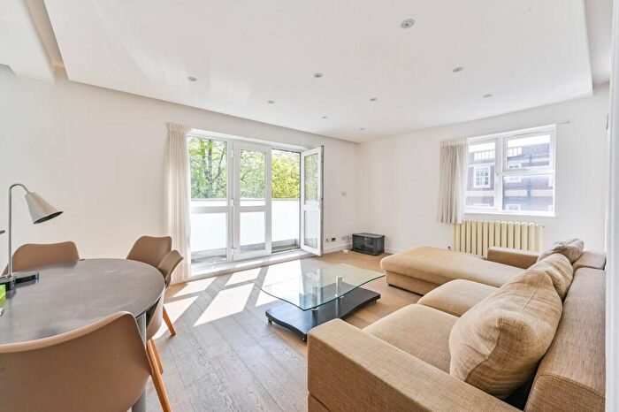 2 Bedroom Flat To Rent In Avenue Road, St John's Wood, London, NW8