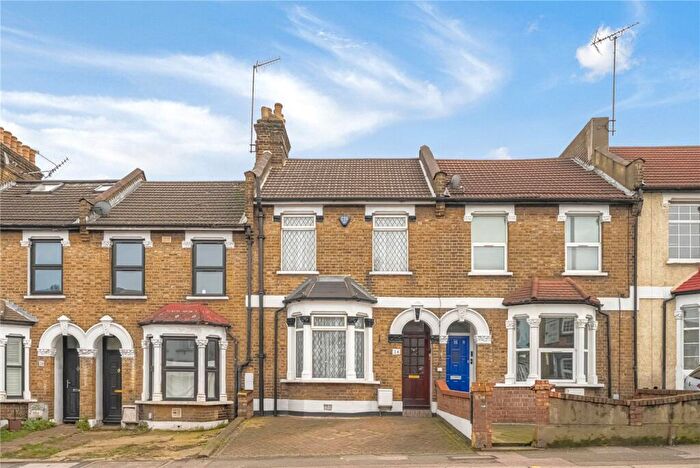 3 Bedroom Terraced House For Sale In Chingford Road, Walthamstow, London, E17